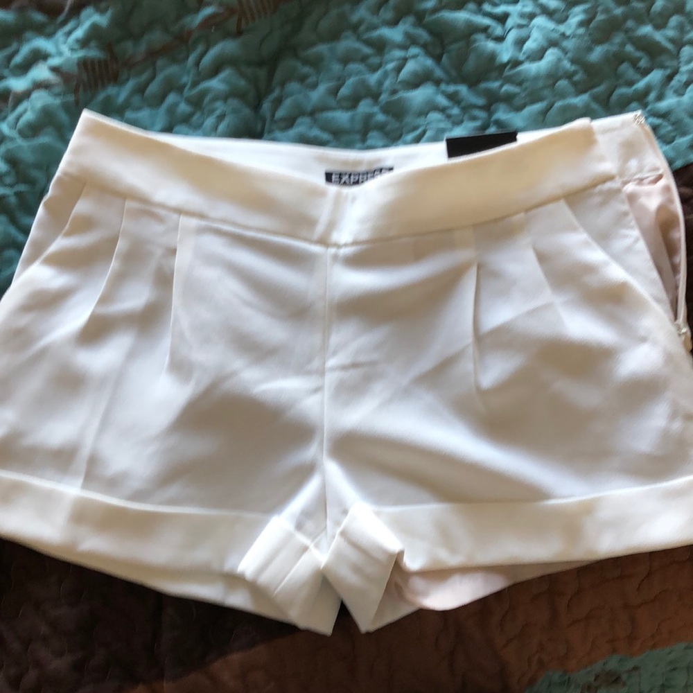 Express dress shorts cream, 2